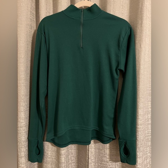 Cabela’s Sweater - Picture 1 of 4